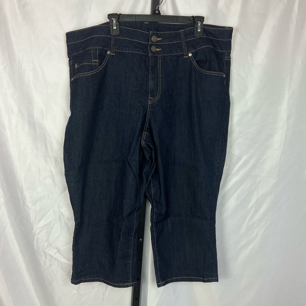 Torrid Dark Wash Cropped Denim Jeans, size 24R